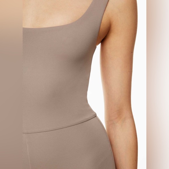 NWT aritzia babaton contour romper - Picture 4 of 7